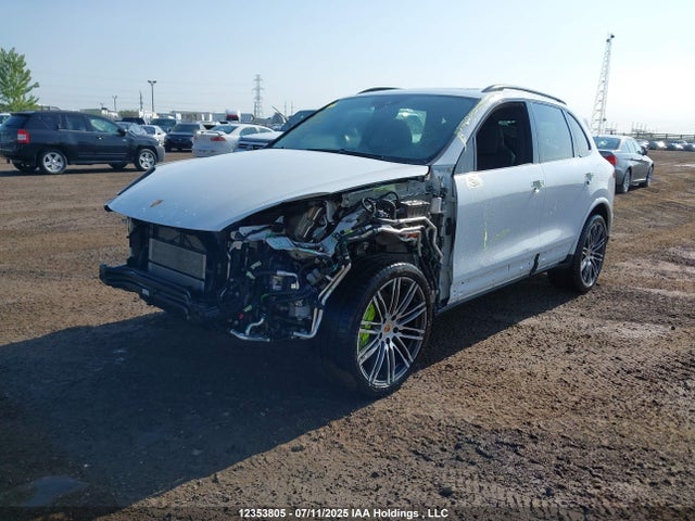 Porsche 2018 2018 WP1AE2A29JLA72752 Image 2