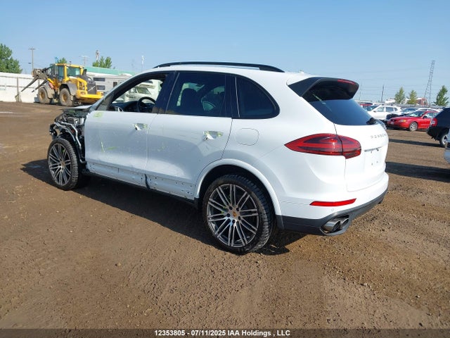 Porsche 2018 2018 WP1AE2A29JLA72752 Image 3