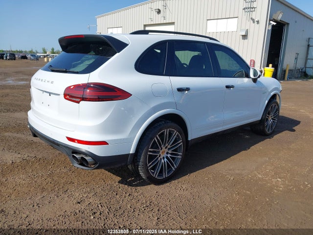 Porsche 2018 2018 WP1AE2A29JLA72752 Image 4