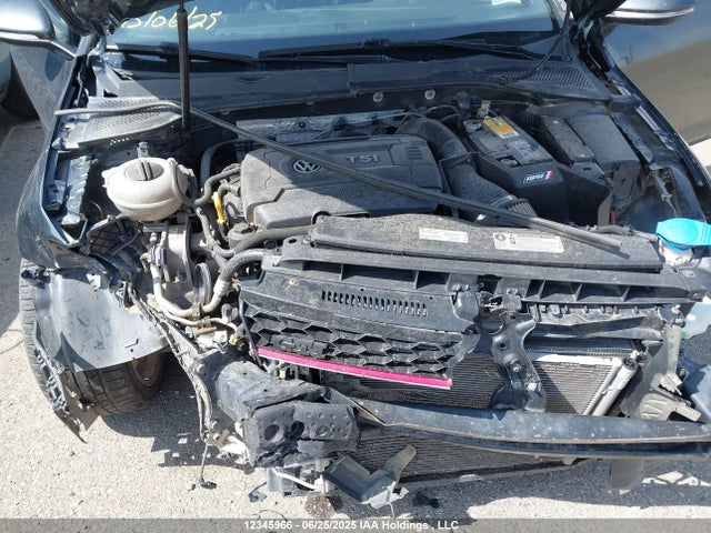3VW5T7AU0FM071998 Volkswagen 2015