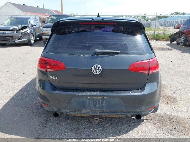 3VW5T7AU0FM071998 Volkswagen 2015