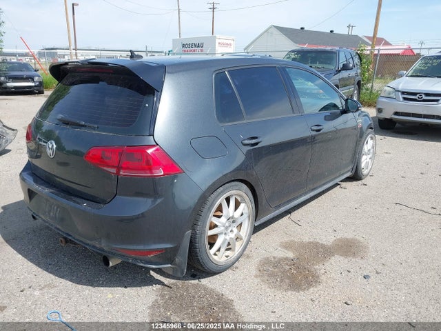 3VW5T7AU0FM071998 Volkswagen 2015