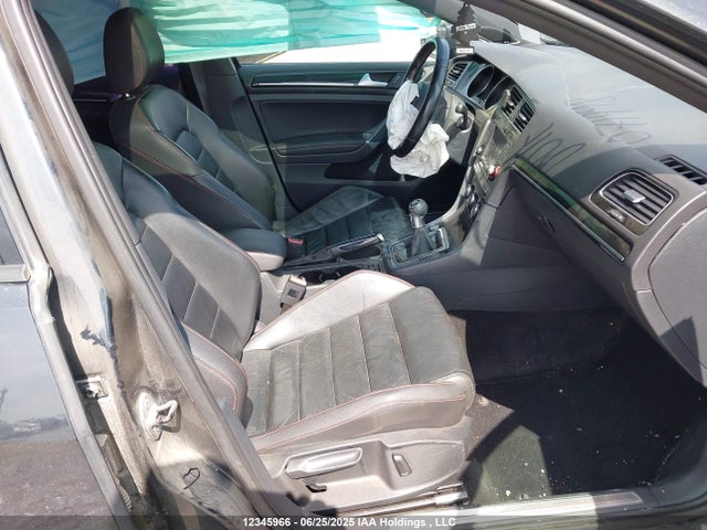 3VW5T7AU0FM071998 Volkswagen 2015