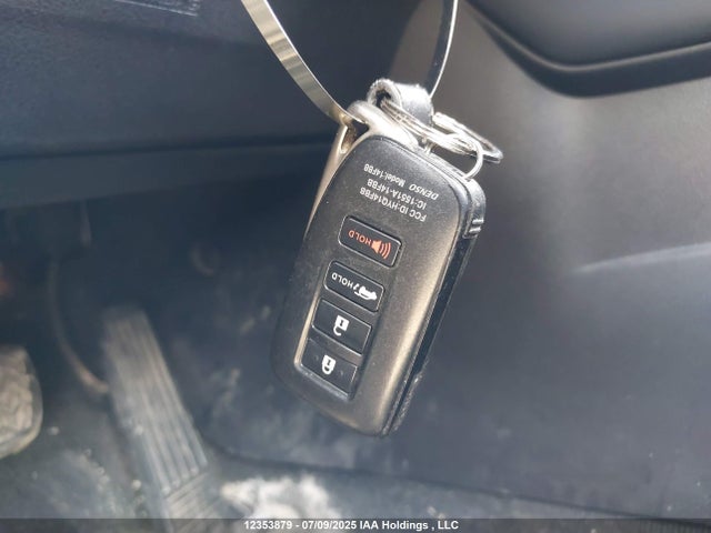 2T2BZMCA7HC072286 Lexus 2017