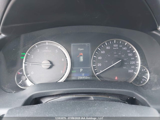 2T2BZMCA7HC072286 Lexus 2017