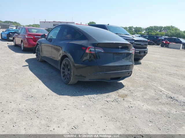 5YJYGDEE3MF061859 Tesla Model Y