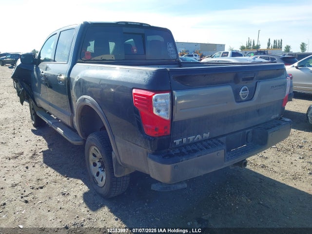 1N6AA1E54JN516990 Nissan 2018