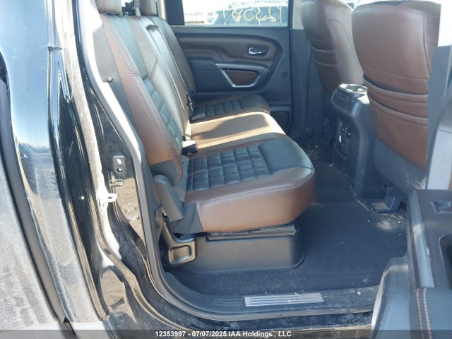 1N6AA1E54JN516990 Nissan 2018
