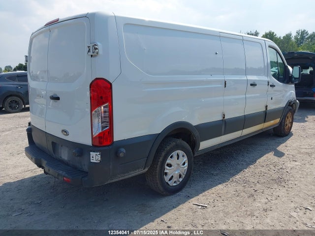 1FTNR2ZM1FKA21837 Ford 2015