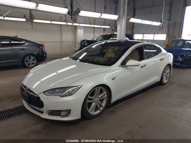 Tesla MODEL S 2016 5YJSA1E46GF128715 Image 2