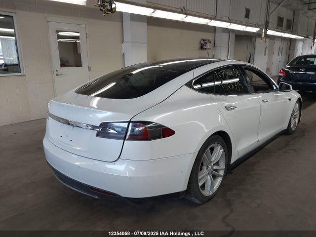 Tesla MODEL S 2016 5YJSA1E46GF128715 Image 4
