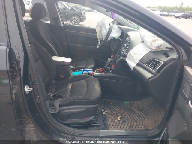 Hyundai Elantra 2017 5NPD74LF0HH109027 Image 5