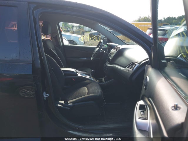 3C4PDCAB5FT716893 Dodge 2015