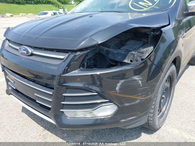 1FMCU9GX2FUA95022 Ford Escape