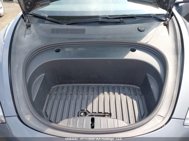 5YJ3E1EA9MF920206 Tesla MODEL 3