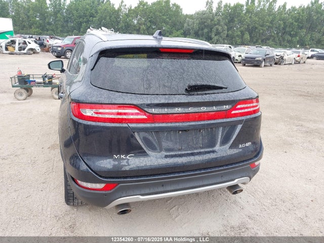 Lincoln 2015 2015 5LMCJ2A95FUJ25640 Image 17