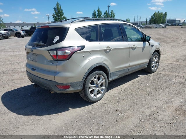 1FMCU9J92HUE11015 Ford 2017