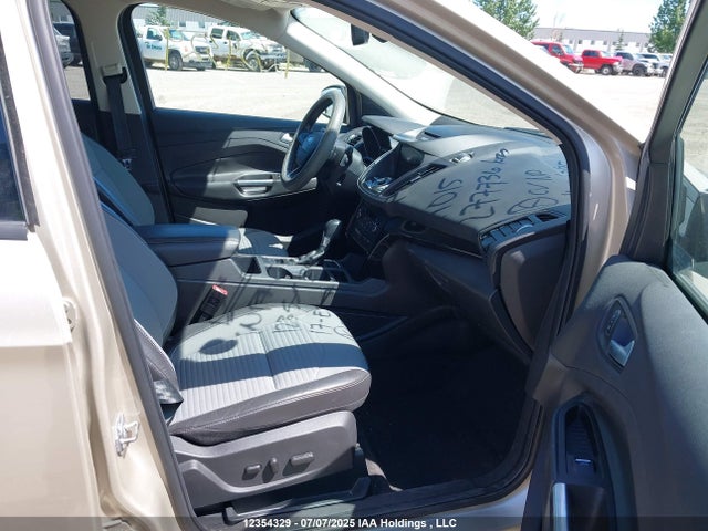 1FMCU9J92HUE11015 Ford 2017