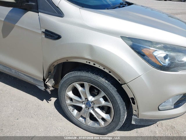 1FMCU9J92HUE11015 Ford 2017
