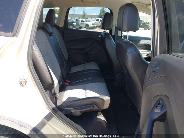 1FMCU9J92HUE11015 Ford 2017
