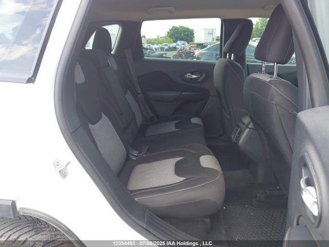 1C4PJMAS0FW613339 Jeep Cherokee