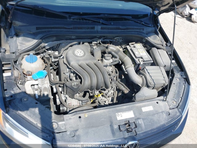 3VWDK7AJ5EM275943 Volkswagen Jetta