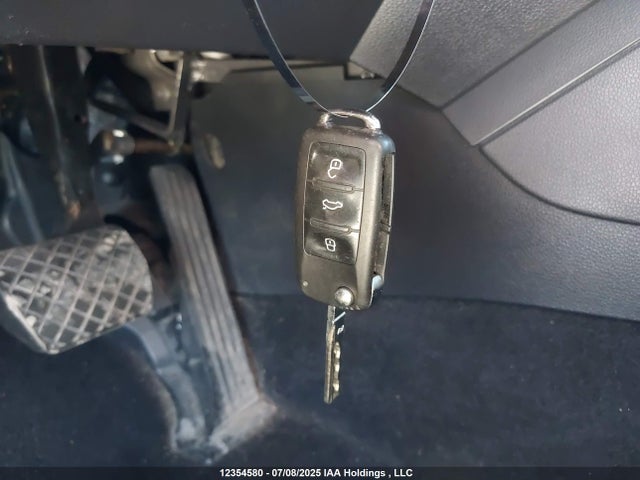 3VWDK7AJ5EM275943 Volkswagen Jetta