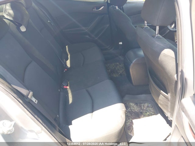 3MZBM1U70FM201541 Mazda pe