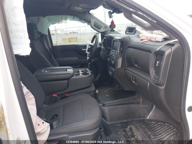 Продаж на аукціоні авто 2024 Chevrolet Silverado 1500 Work Truck, vin: 2GCUDAED7R1246052, номер лоту: 12354665
