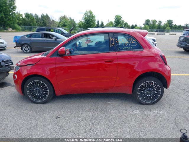 ZFAFFAA49RX219891 Fiat 500E