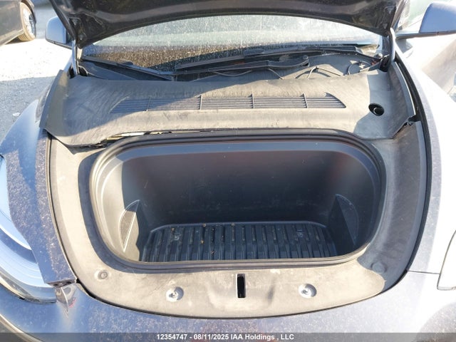 7SAYGDEE6NF574107 Tesla Model Y