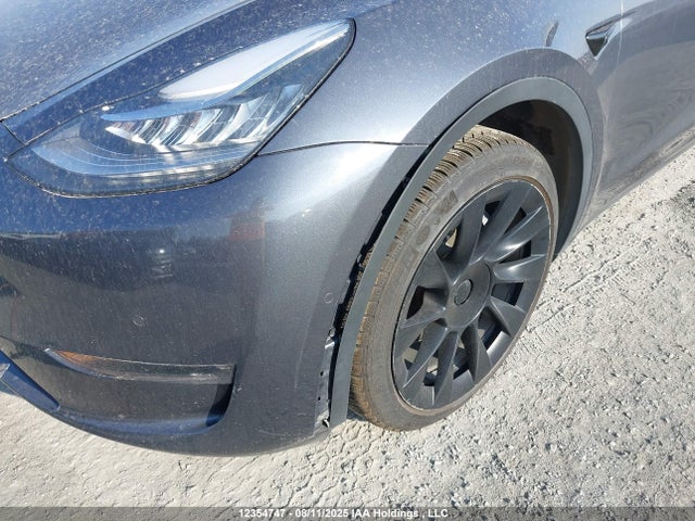 7SAYGDEE6NF574107 Tesla Model Y