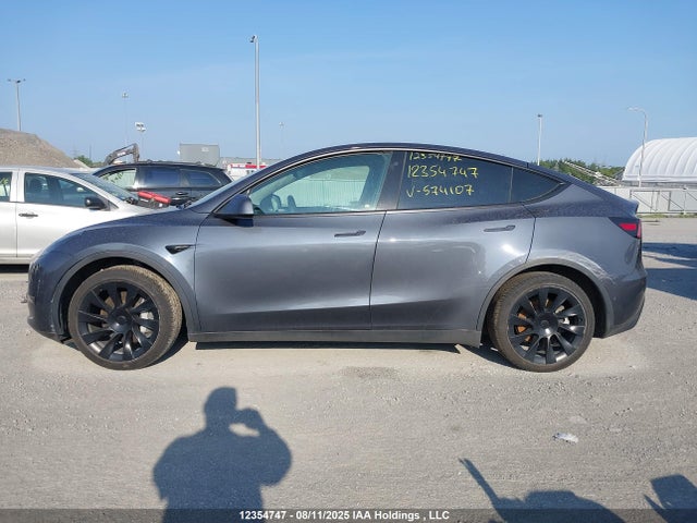 7SAYGDEE6NF574107 Tesla Model Y