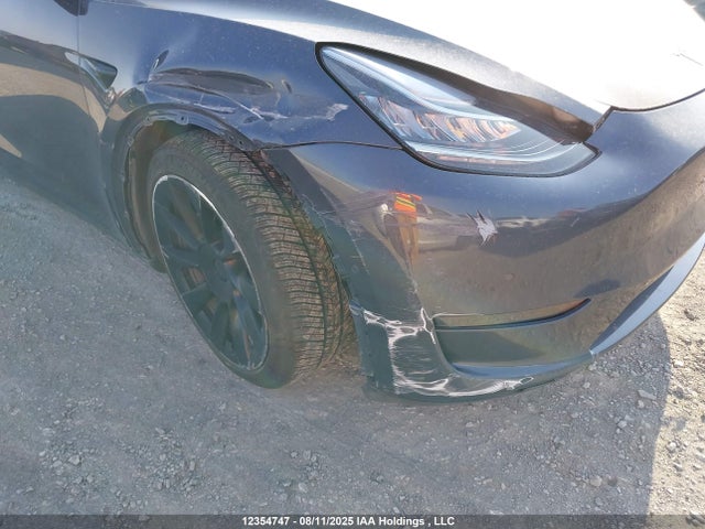 7SAYGDEE6NF574107 Tesla Model Y