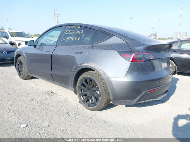 7SAYGDEE6NF574107 Tesla Model Y