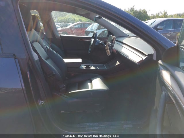 7SAYGDEE6NF574107 Tesla Model Y
