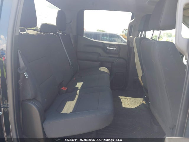 1GCUYBEFXMZ111823 Chevrolet l82