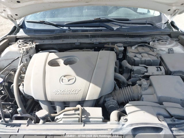 3MZBM1L77FM165929 Mazda pe