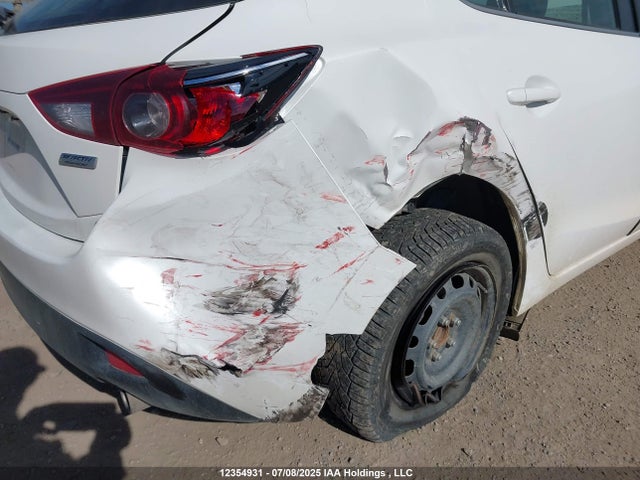 3MZBM1L77FM165929 Mazda pe