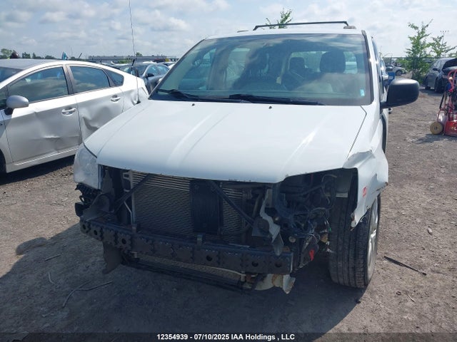 2C4RDGBG7FR748063 Dodge Grand Caravan