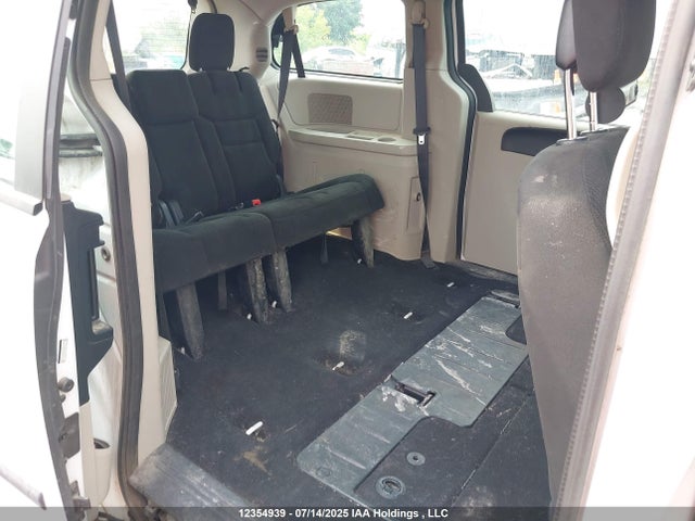 2C4RDGBG7FR748063 Dodge Grand Caravan