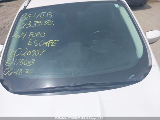 1FMCU9J9XEUD20957 Ford Escape
