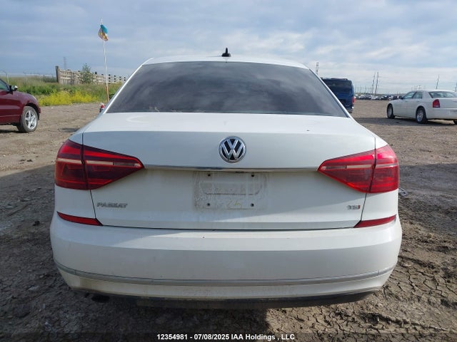 1VWAT7A33HC044983 Volkswagen tsi