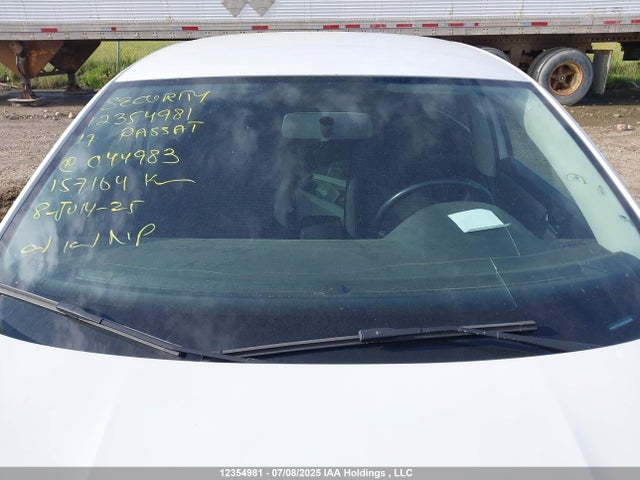 1VWAT7A33HC044983 Volkswagen tsi