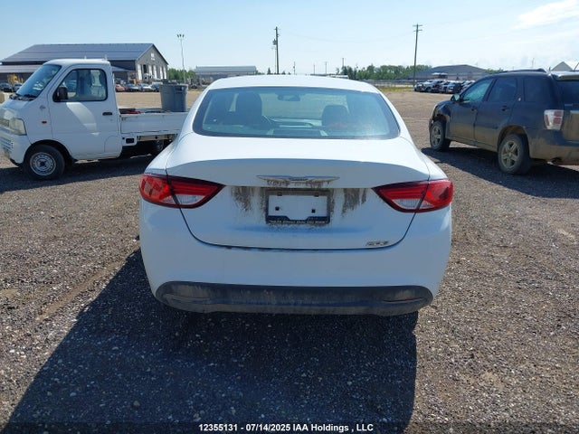Chrysler 2015 2015 1C3CCCFB8FN643386 Image 16