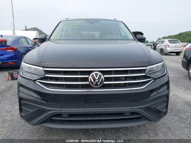 3VV2B7AX2NM049892 Volkswagen Tiguan