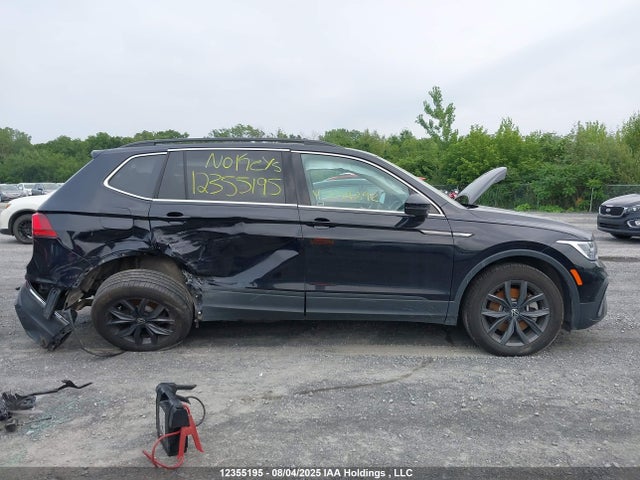 3VV2B7AX2NM049892 Volkswagen Tiguan