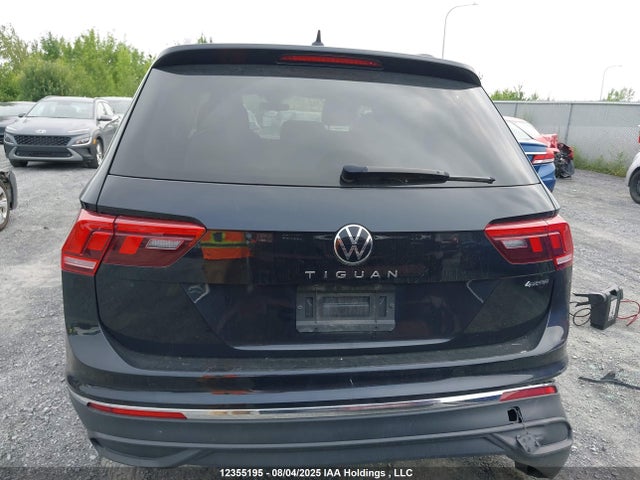 3VV2B7AX2NM049892 Volkswagen Tiguan
