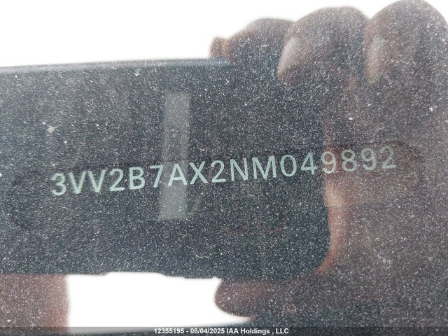3VV2B7AX2NM049892 Volkswagen Tiguan