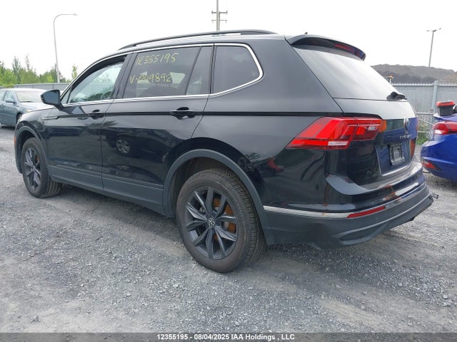 3VV2B7AX2NM049892 Volkswagen Tiguan